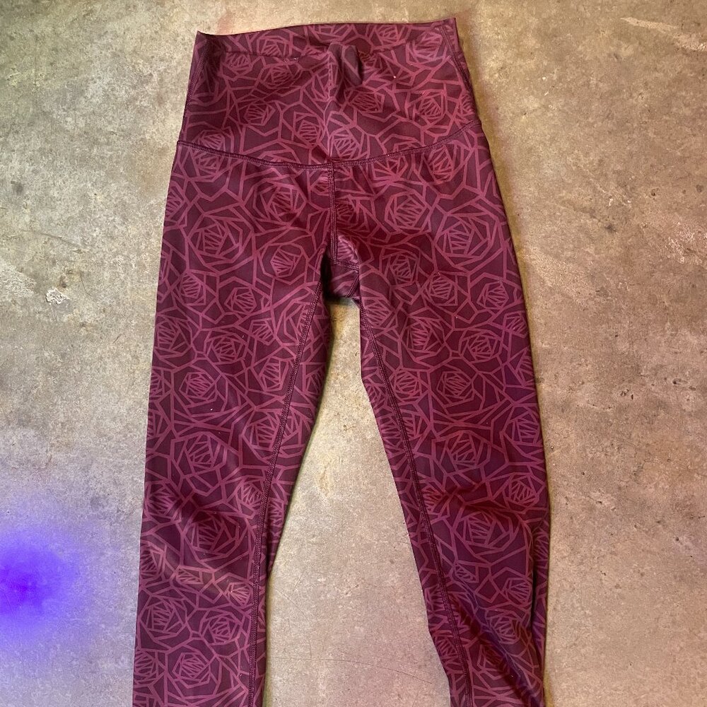 Purple Lululemon Yoga - Small